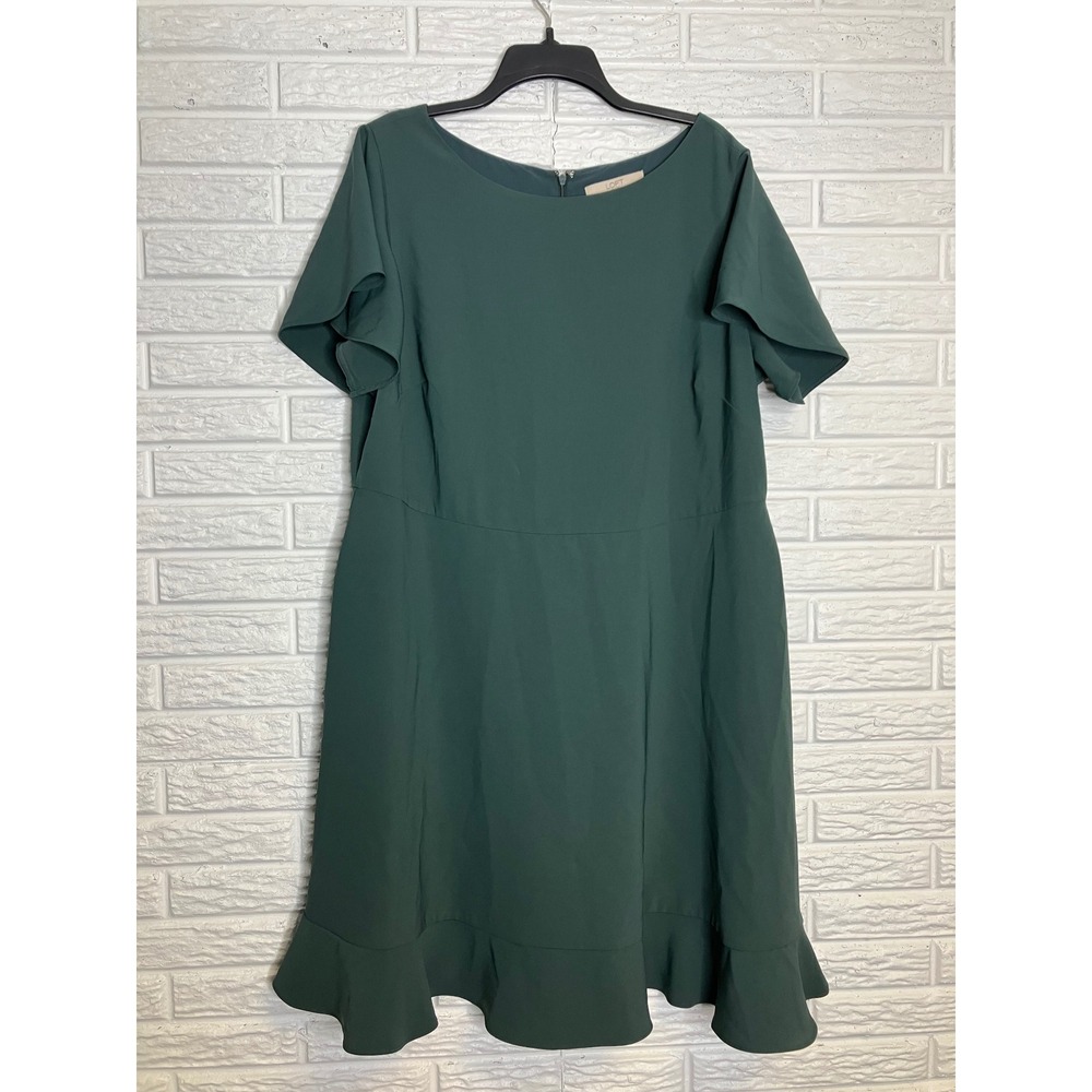 Loft plus Sage green knee length special occasion dress women's size 16 wedding